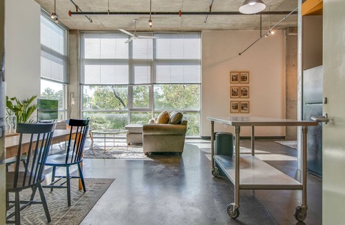 The Gulch Apartment | Comfortable Loft 0.7 Miles From Downtown!