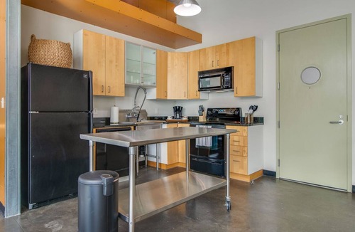 The Gulch Apartment | Comfortable Loft 0.7 Miles From Downtown!