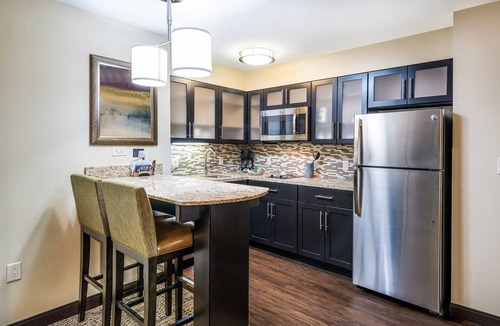 Altoona Condo | Comfy Suite | Free Wi-Fi, Indoor Pool and Hot Tub