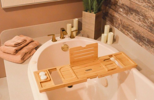 Evansville Apartment | Contemporary walk up loft with hot tub overlooking Franklin Street!