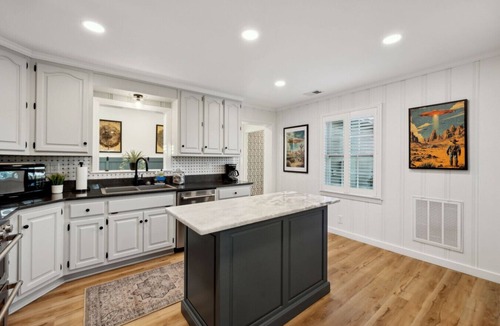 Gallatin House | Converted MiniFarm North of Nashville 'The Hollow'