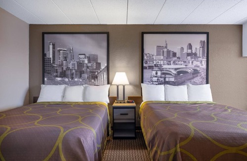 Owatonna Hotel | Coratel Inn & Suites by Jasper Owatonna - Comfort 2 Queen Bed NS