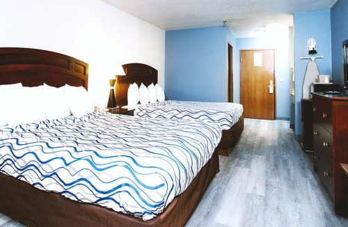 Park City House | Coratel Inn & Suites by Jasper Park City - Wichita North - SQBNS