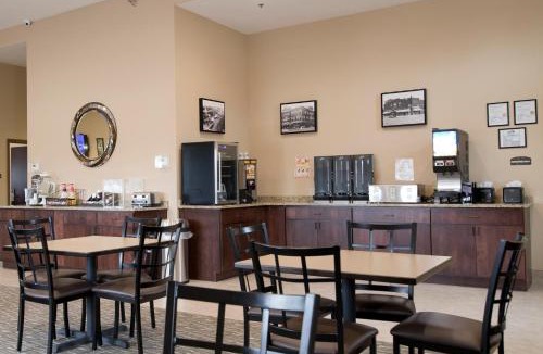 Oelwein Hotel | Cornerstone Inn & Suites Oelwein