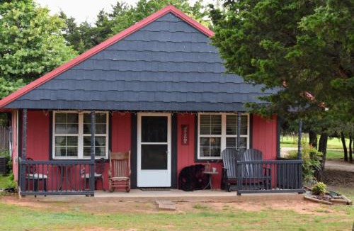 Guthrie Bed & Breakfast | Cottages at Willow Pond