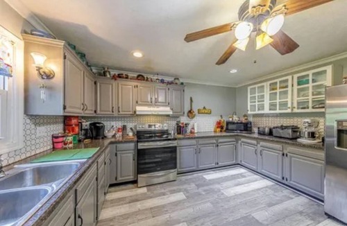 Inglefield House | Country Homeplace 4-bedroom Pool pets ok Near Toyota