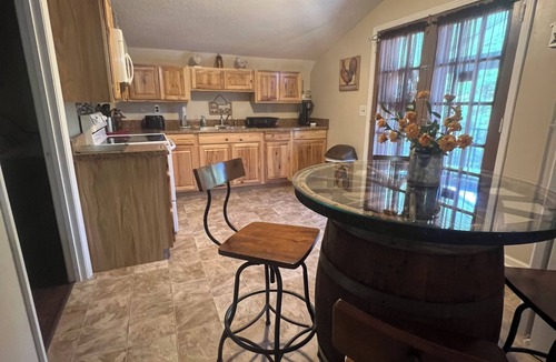 Lebanon Apartment | Countryside, tucked away behind the trees! Minutes from Nashville Speedway!