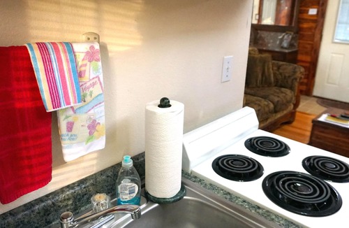 Bismarck Cabin | Couples Getaway Near Hot Springs-Jacuzzi and Hot Tub Overlooking Mountains!