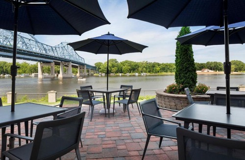 Historic Downtown La Crosse Hotel | Courtyard La Crosse Downtown/Mississippi Riverfront