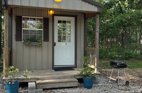 Mountain View Cabin | Cozy 1-bedroom cabin in quiet campground surrounded by nature.