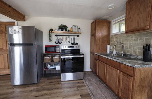 Sextonville Cottage | Cozy 1-bedroom Guest House