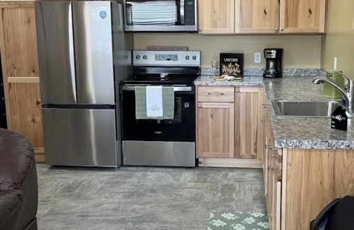 Munfordville House | Cozy 1 bedroom house on the square at Munfordville