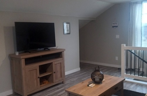 Lebanon Apartment | Cozy 1 bedroom loft in a peaceful setting close to Bennett Springs State Park!