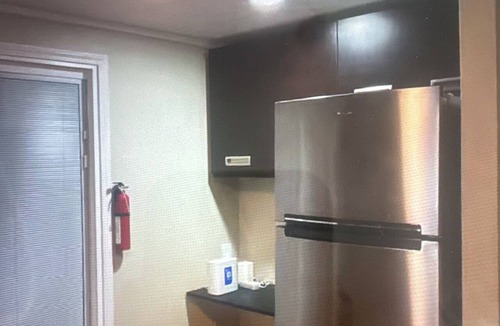 Airport Township Apartment | Cozy 1-bedroom studio in peaceful Saint Ann with AC