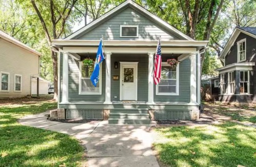 Oread House | Cozy 2-bedroom house in tranquil Lawrence with AC