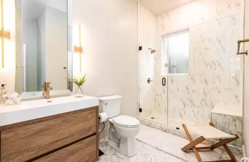 Oread House | Cozy 2-bedroom house in tranquil Lawrence with AC