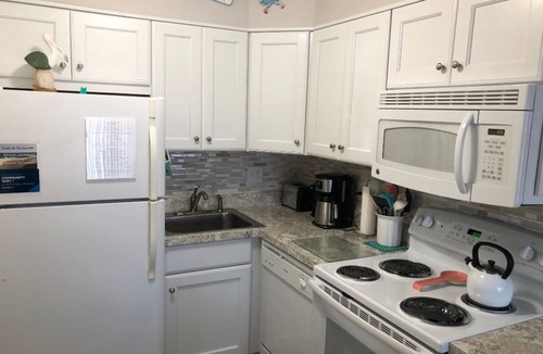Duck Condo | Cozy 2nd Floor Unit in Oceanfront Condos w/Ocean View-Towels & Linens