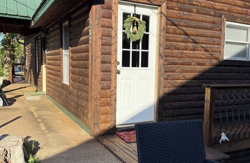 Roach Cabin | Cozy 3-bedroom cabin in tranquil Lake of the Ozarks with AC comfort
