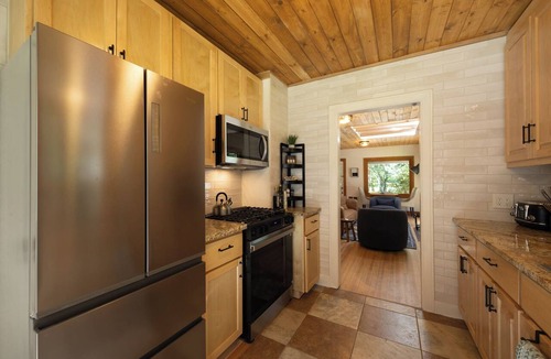 Corbett Cabin | Cozy 3-bedroom cabin with fire pit near trails and waterfalls