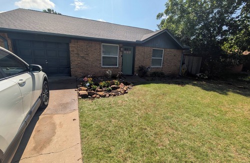 Cache House | Cozy 3-bedroom house in serene Cache, near Ft Sill and the Wichita Mountains.