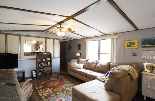 Harpers Ferry House | Cozy, 3-bedroom mobile home with WiFi, AC, garage, & bar area in Harpers Ferry!