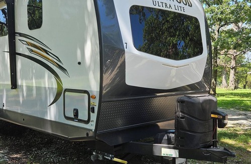 Eudora House | Cozy camper just out of Fair Play mo. with AC and heat near stockton lake. 1 bed