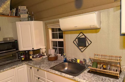 Blackwell Cottage | Cozy Cottage on the Big River in the Forest