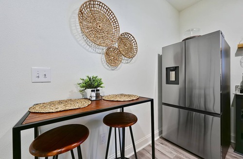 Highlands - Perkins Cottage | Cozy Cottage: Steps from LSU & Minutes to Downtown