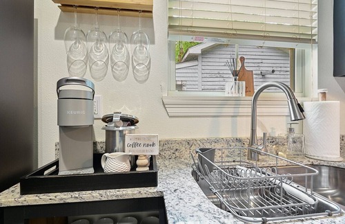 Highlands - Perkins Cottage | Cozy Cottage: Steps from LSU & Minutes to Downtown