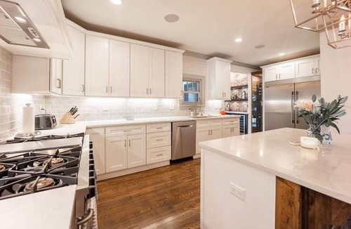 12 South House | Cozy Craftsman Escape: Steps to 12 th South!