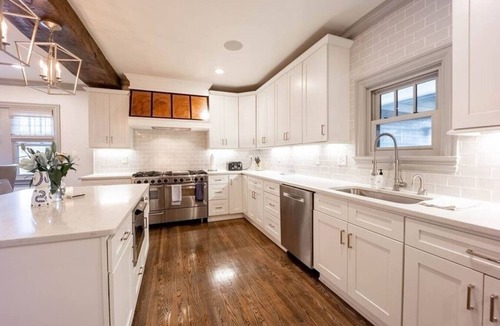 12 South House | Cozy Craftsman Escape: Steps to 12 th South!