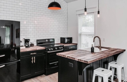 McFerrin Park House | Cozy Eastside Loft - Walkable to Restaurants!