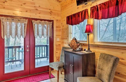 Wilburn Apartment | Cozy Heber Springs Cabin with Deck and Dock!