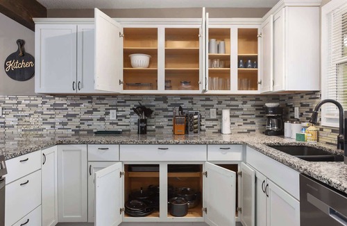 Lee's Summit House | Cozy Home|4 KingBeds|Fenced Yard|Pets+MAJOR INTERNATIONAL SPORTING EVENT WC