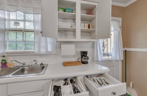 Capital View House | Cozy Home Away From Home In Little Rock 2 Bedroom Home by RedAwning