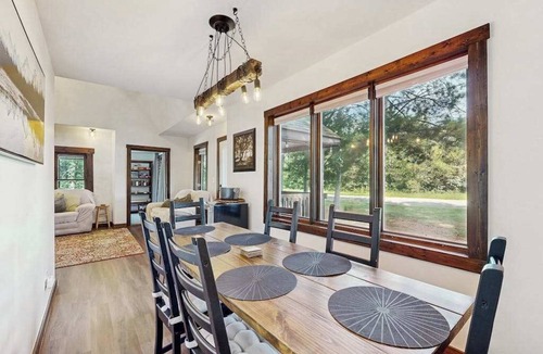 Adams House | Cozy Home in the trees, w/large yard, fire pit, gas grill, & WIFI