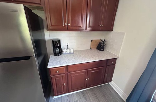 Southmoreland House | Cozy KC Duplex 2BR Retreat Near Downtown