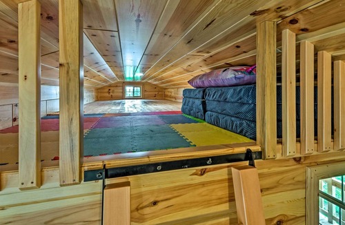 Cub Run Cabin | Cozy Lakefront Cabin w/ On-Site Waterfall & Hiking