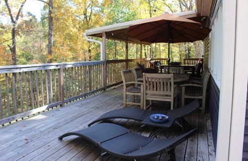 Almo House | Cozy lakeside home with room for the entire family!