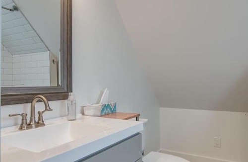 Historic Waverly Apartment | Cozy Loft - Steps to 12th South and Belmont