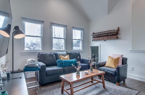 Historic Waverly Apartment | Cozy Loft - Steps to 12th South and Belmont