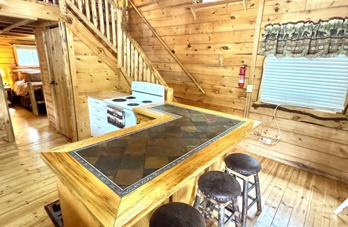Black River Falls House | Cozy Log Cabin Fully Stocked 1.5 Garage Sleeps 7 UTV Route