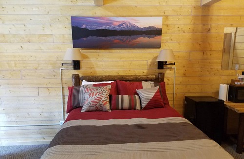 Healy Cabin | Cozy Moose Log Cabin