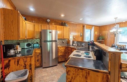Heber Springs Cabin | Cozy Riverfront Cabin with Private Dock