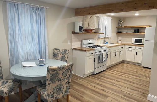 Shawano Cabin | Cozy updated one bedroom cottage on shawano lake
