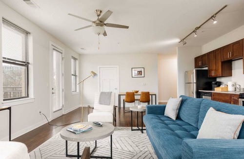 Hillsboro Village Apartment | CozySuites Music Row Spacious 2BR in Nashville! 40