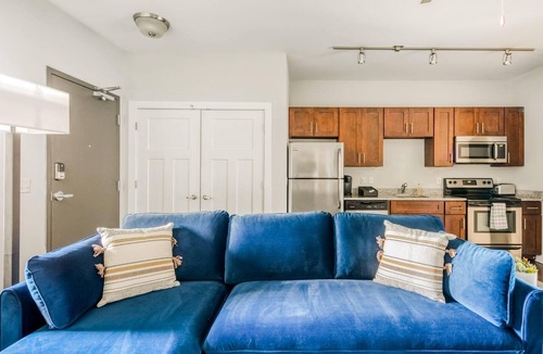 Hillsboro Village Apartment | CozySuites Music Row Classy 1BR in Nashville! 61