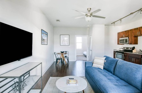 Hillsboro Village Apartment | CozySuites Music Row Chic 1BR in Nashville! 27
