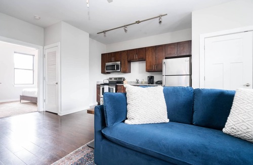 Hillsboro Village Apartment | CozySuites Music Row Elegant 1BR in Nashville! 36