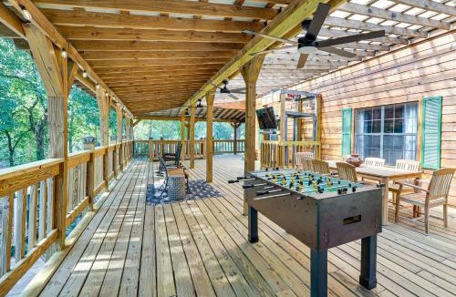 Royal House | Creek Access, Games Family-Friendly Royal Retreat